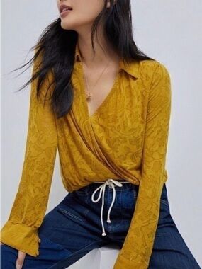 Maeve by Anthropologie Mustard Yellow Floral Jacquard Wrap Top - Size L
